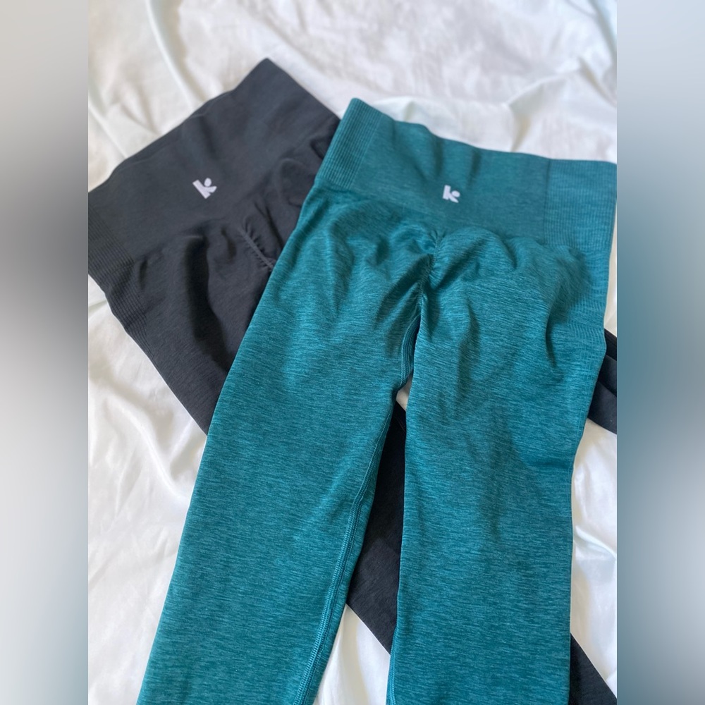 SOLD Two kamo fitness leggings